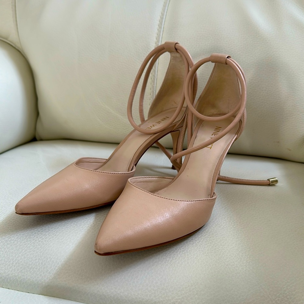 Nine West Pointed Heel Ankle Strap | Size 6